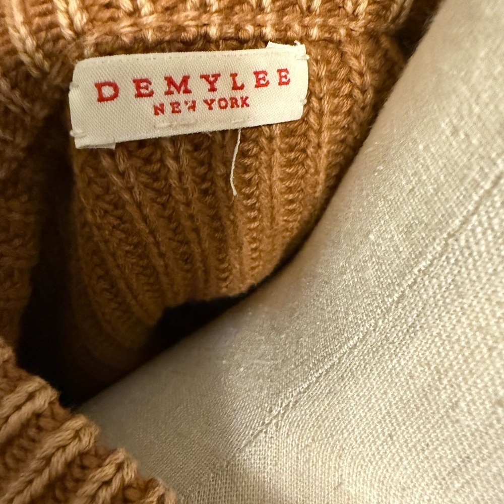 Demylee New York Women's Brown Crew Neck Ribbed Sweater - Picture 4 of 4